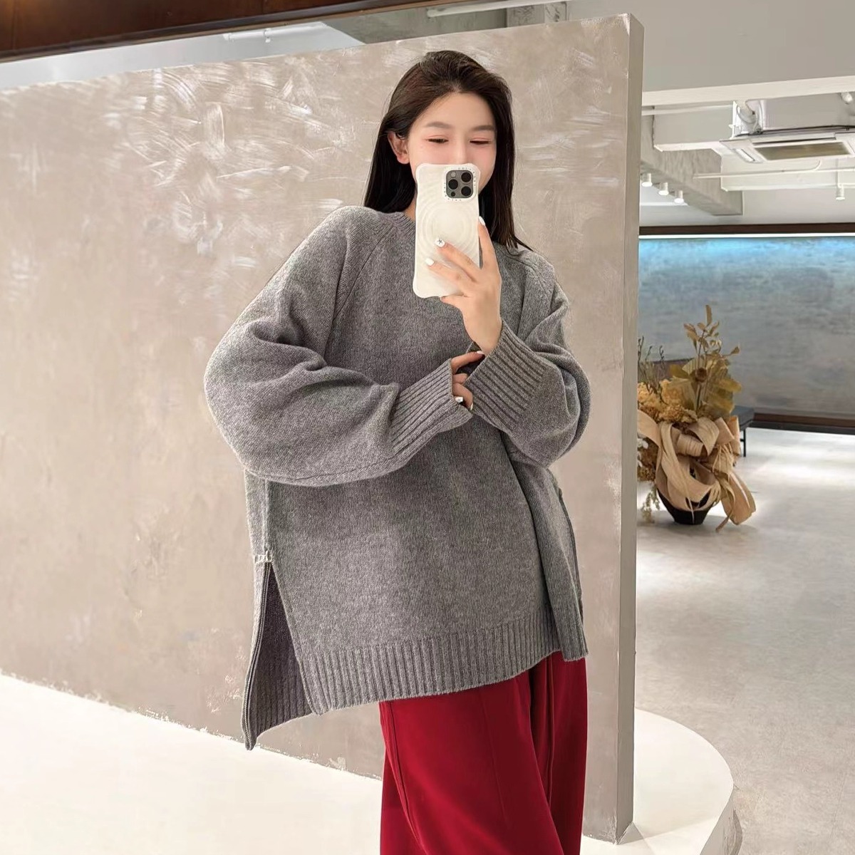 欧洲站2025秋冬圆领纯色慵懒风A字版侧开叉羊毛针织衫欧货毛衣女