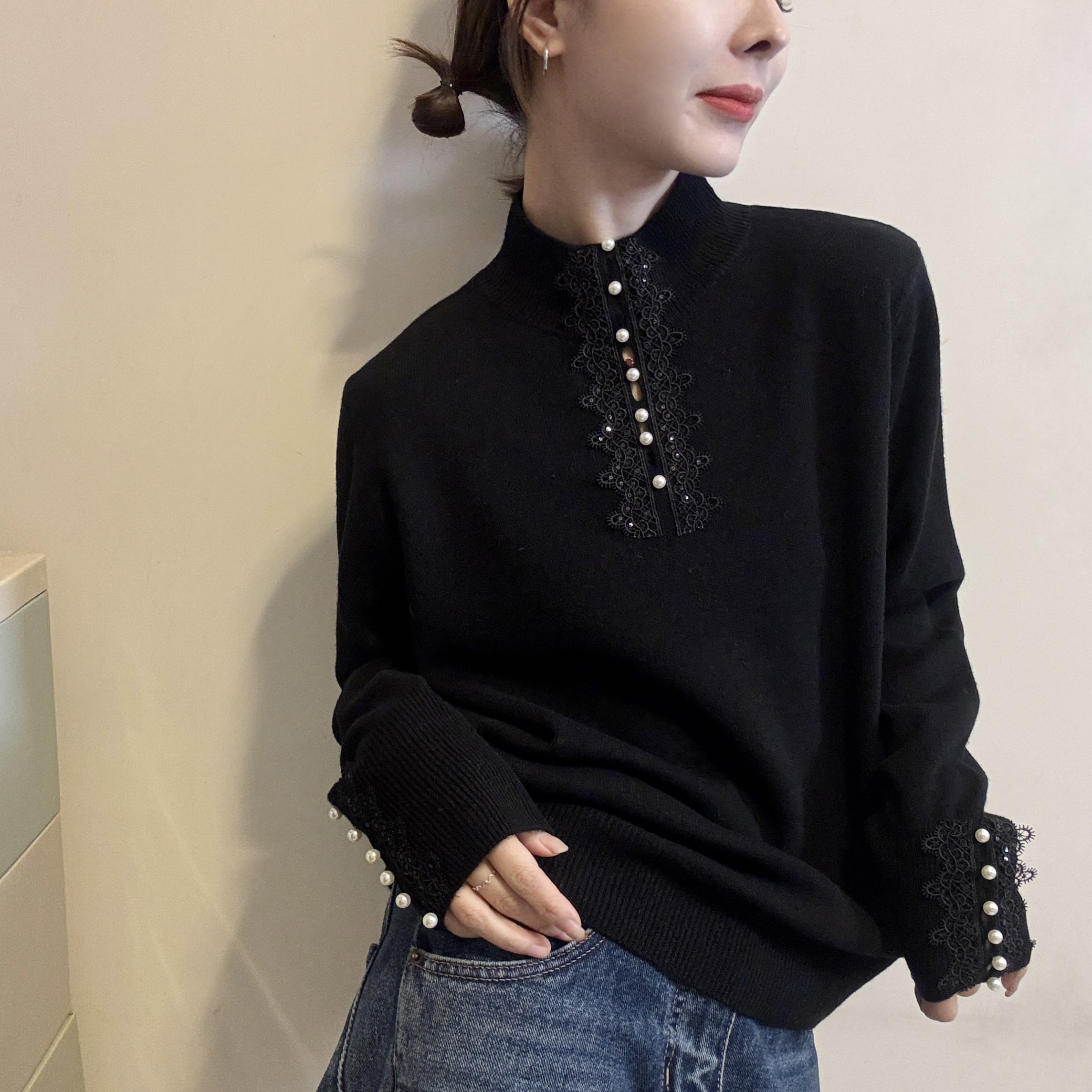 欧洲站2025冬季韩版小立领蕾丝珍珠单排扣净版打底针织衫上衣 女