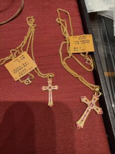 国内香港澳门老铺黄金专柜代购黄金十字架吊坠（红宝石）大中号