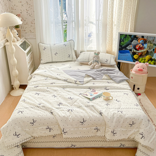 ins 风草莓格空调被夏凉被四件套可机洗夏季薄款亲肤床上用品