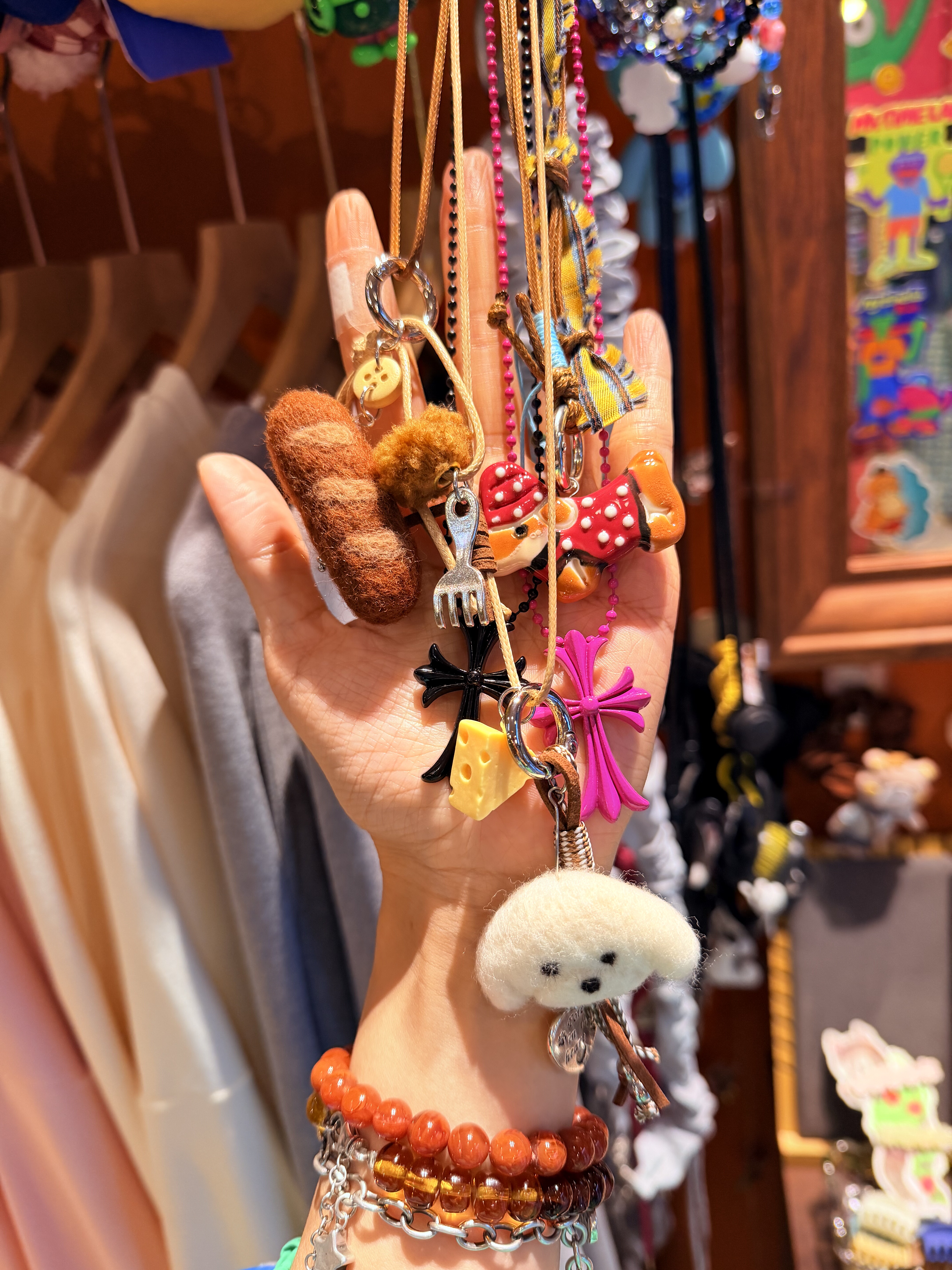 新款可爱卡通羊毛毡比熊法棍陶瓷小狗项链毛衣链