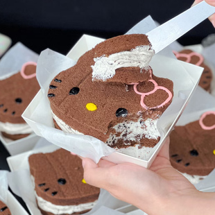 网红同款HelloKitty烘焙蛋糕甜品打包盒卡通可爱小蛋糕白卡包装盒