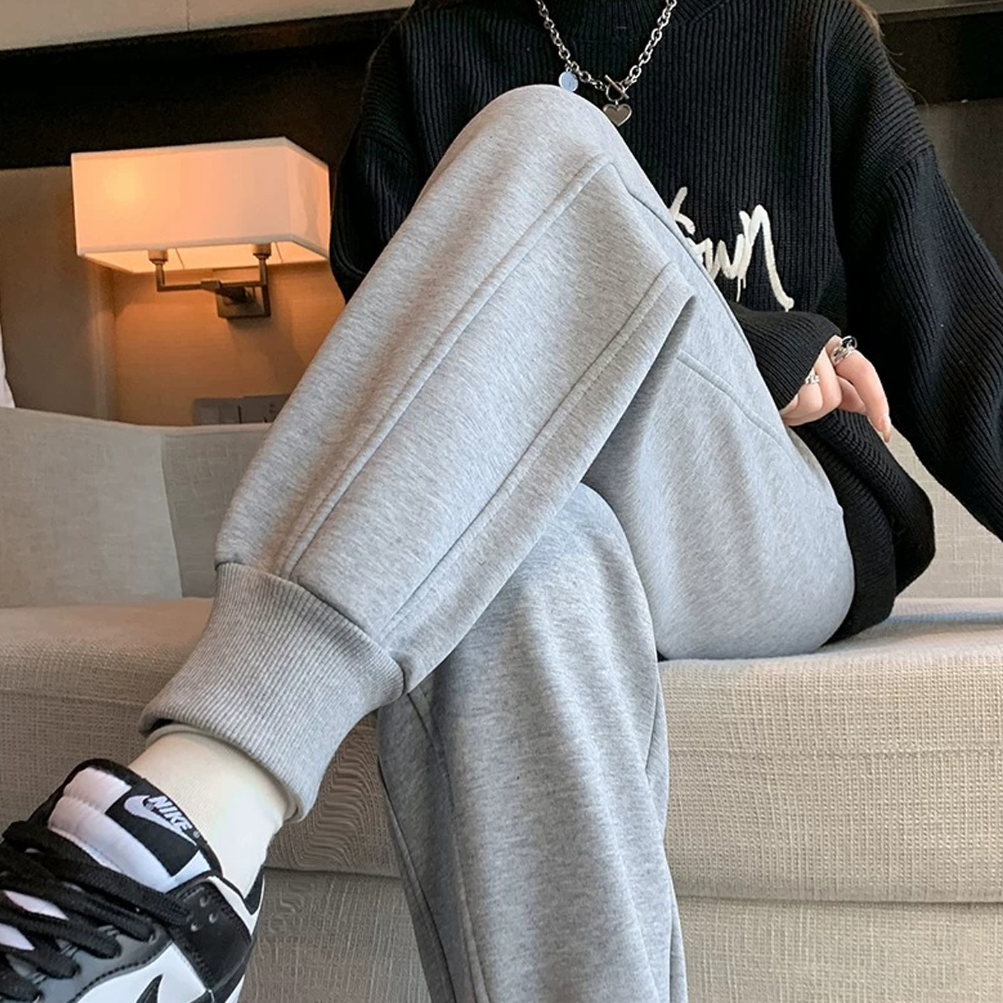 灰色春秋运动裤女士2026新款束脚卫裤休闲长裤宽松裤子秋冬季加绒,女装/女士精品,卫裤,淘宝优惠券,粉丝福利购,淘宝优惠卷