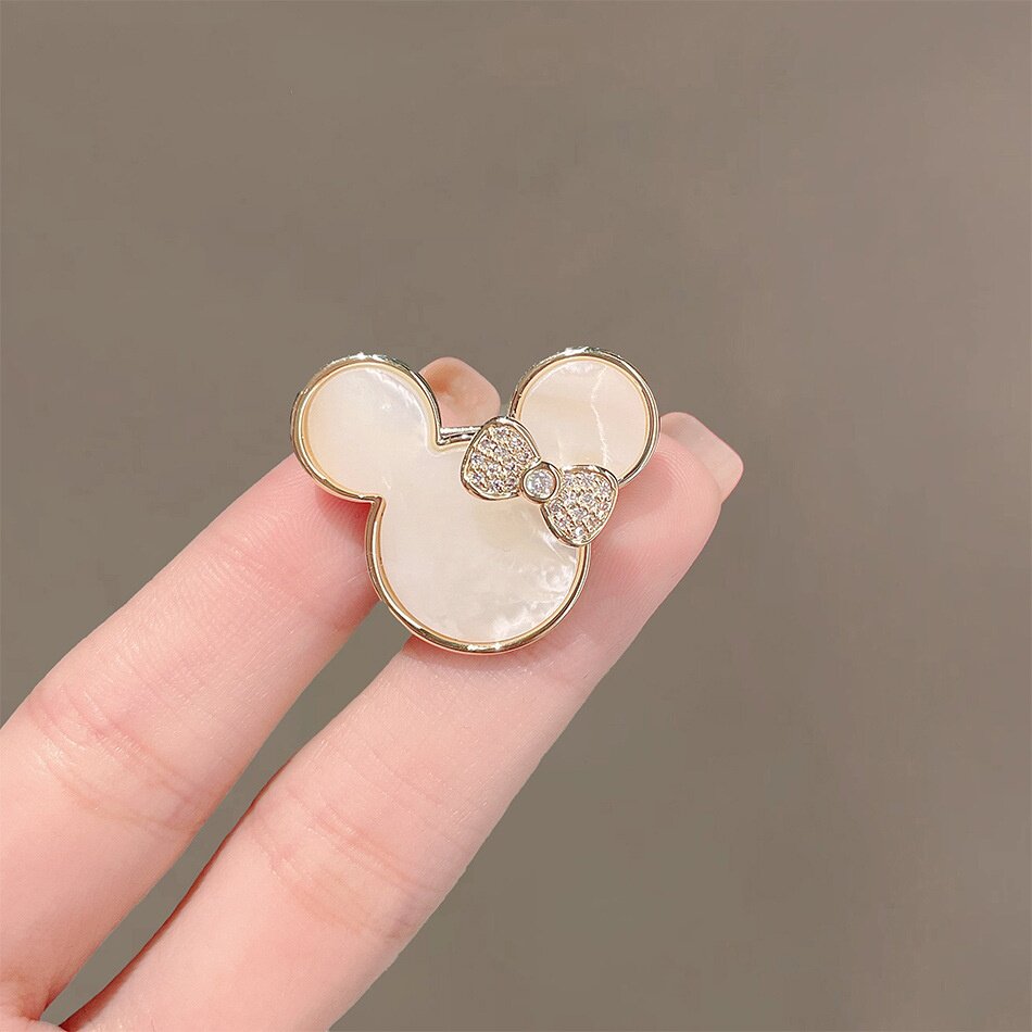 可爱卡通胸针女高级感高端奢华胸花防走光扣别针衣服配饰礼物批发