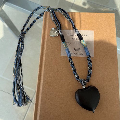 秋冬个性手工蓝色编绳搭配黑色木质爱心吊坠项链  可调节毛衣链女