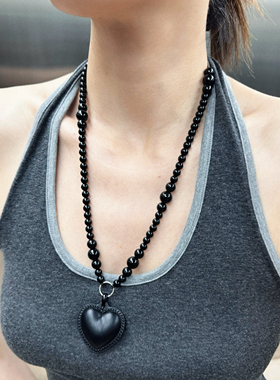 2025年新款黑色渐变大小串珠抽绳可调节项链搭配黑色立体皮质爱心