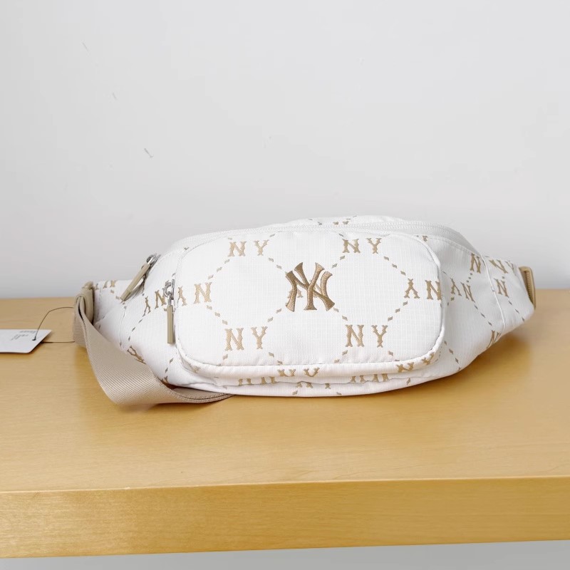 MLB 情侣款斜挎包NY钻石老花胸包腰包单肩运动胸包3AHSM035N50IVS