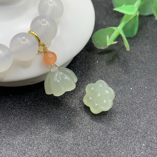 天然和田玉莲蓬小吊坠s925银玉莲蓬小提溜晴水色莲蓬扣diy