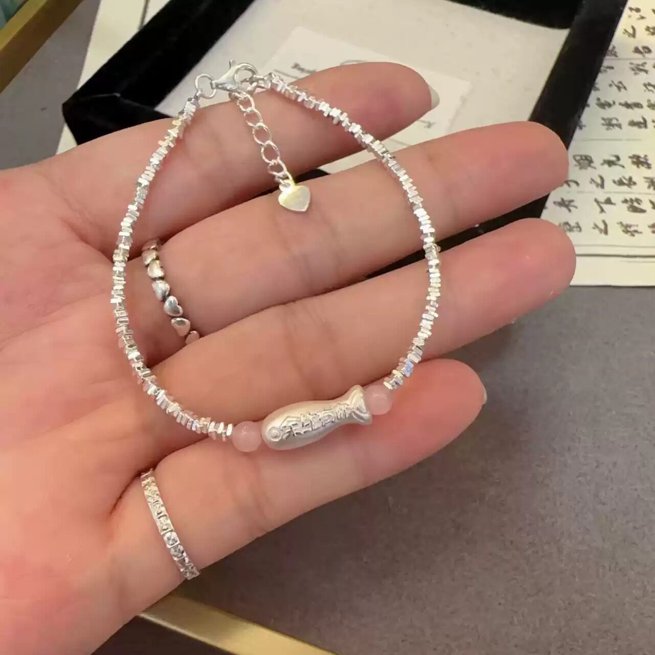 999纯银简约小众设计碎银子小鱼手链女精致礼物