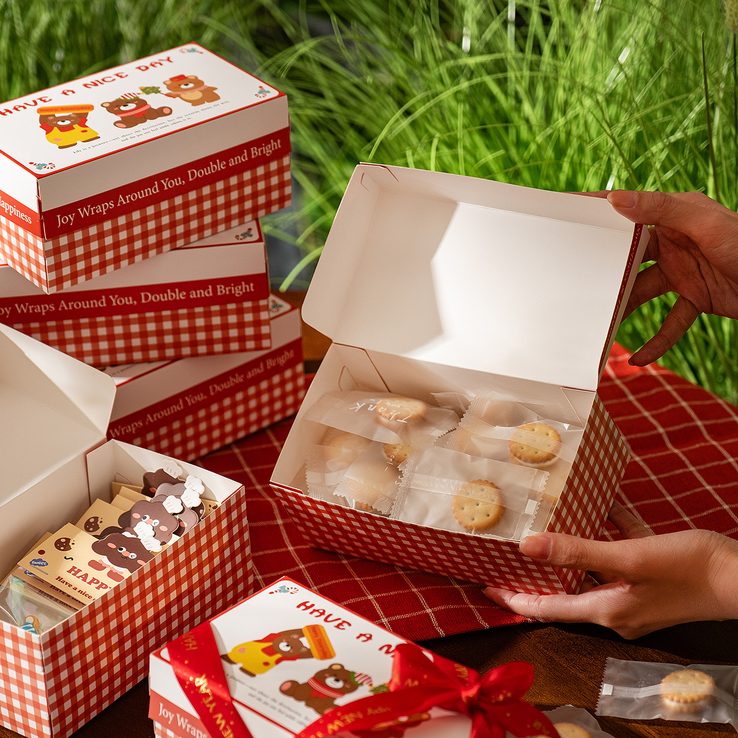 2025新款圣诞节礼物盒烘焙糖果糖霜饼干包装盒曲奇礼品盒子定制