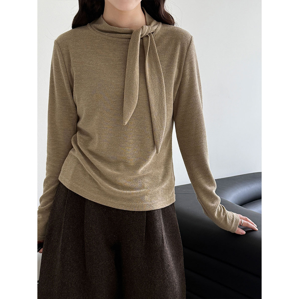 2025年春秋冬季绑带修身绒面保暖长袖正肩系带打底衫女设计感百搭