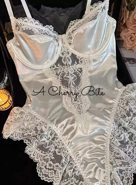 「樱桃慕斯」性感纯欲蕾丝缎面网纱透视吊带连体衣睡衣套装