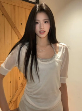 韩系慵懒风U领微透罩衫中袖t恤女宽松显瘦叠穿防晒休闲两件套上衣
