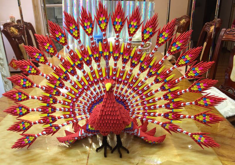 三角插手工折纸材料成品红灵孔雀