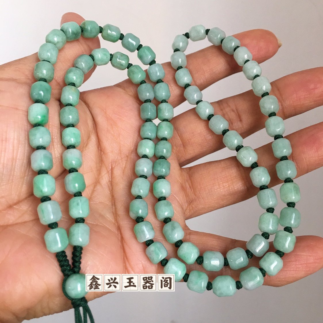 天然翡翠a货阳绿飘花珠链老型珠项链男女款细糯白底飘阳绿可好看