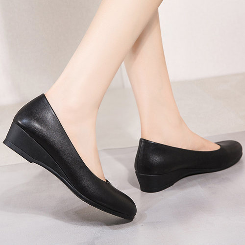 久站不累脚坡跟黑色女款工作鞋