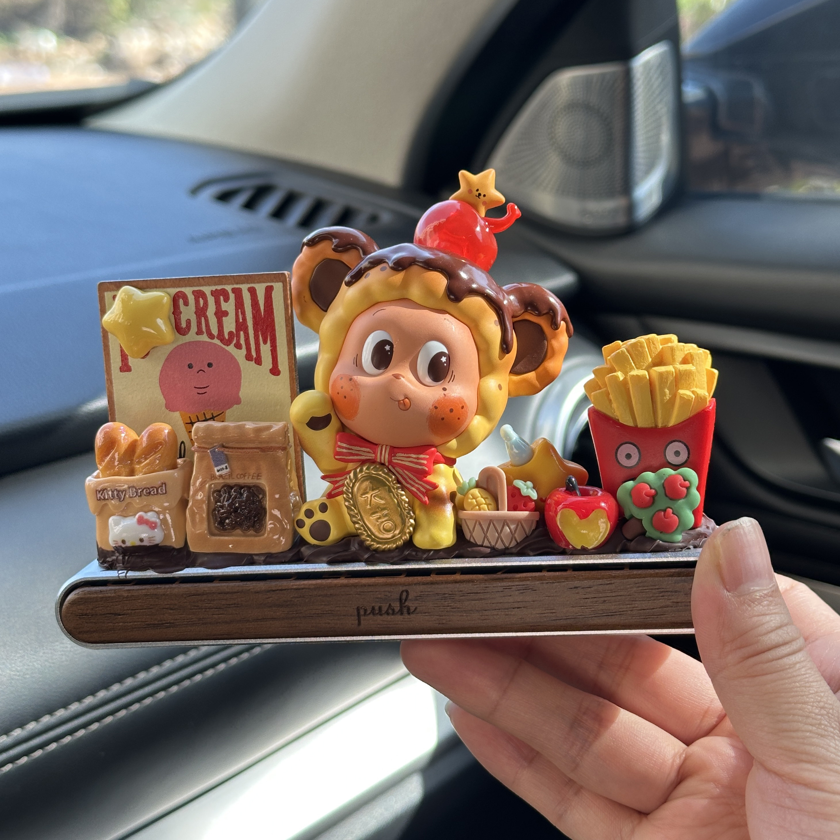 泡泡玛特车载摆件停车牌临时挪车电话牌号码牌2025新款车内装饰品