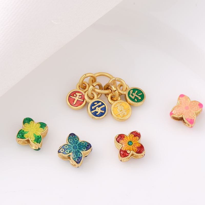 18K哑金保色滴油四叶草通孔隔珠