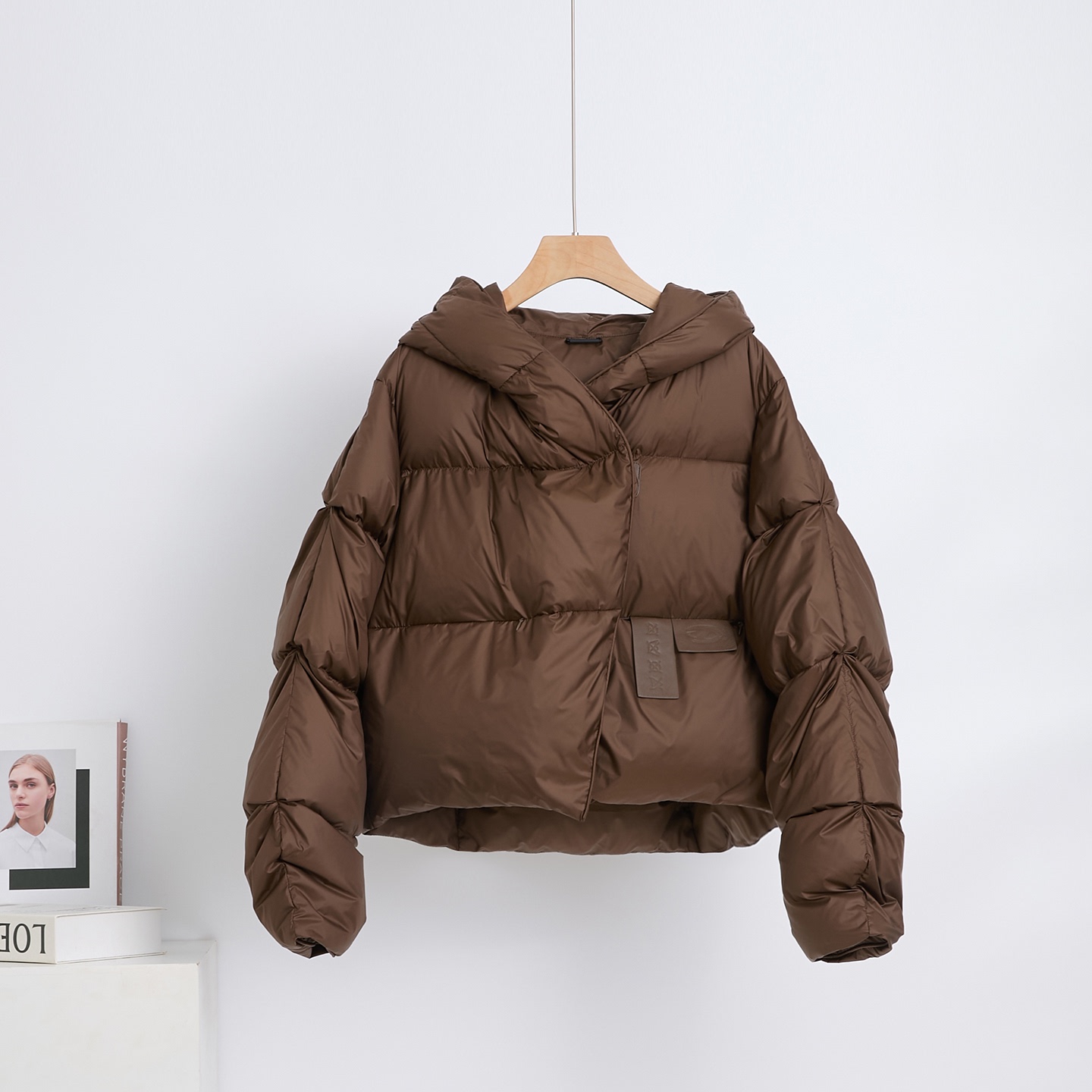 韩版宽松咖色连帽云朵羽绒服