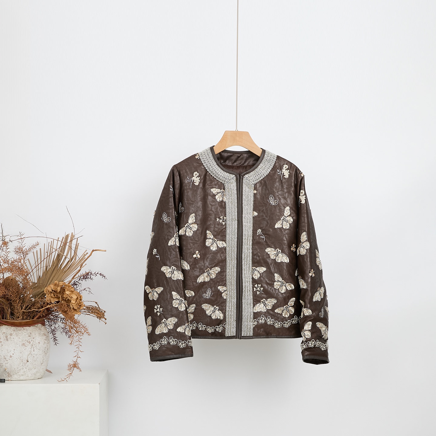 新中式重工刺绣圆领外套