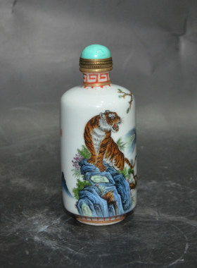 粉彩老虎鼻烟壶厂货瓷器
