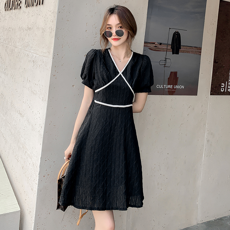 Real shot French minority sweet Platycodon grandiflorum Hepburn V-neck slim dress