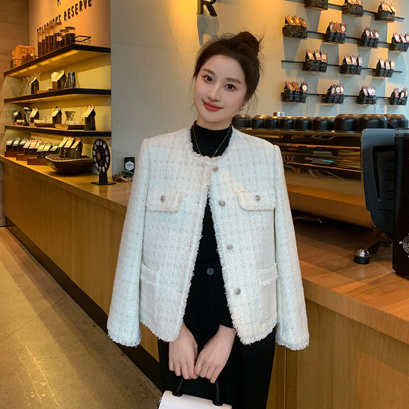 白色小香风粗花呢外套女2026春短款圆领流苏毛边显瘦通勤时尚上衣,女装/女士精品,毛呢外套,淘宝优惠券,粉丝福利购,淘宝优惠卷