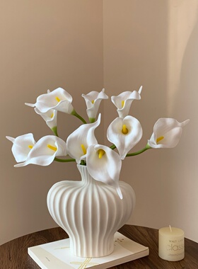 白色马蹄莲仿真花高级感逼真室内装饰假品花插花花束客厅餐桌花艺