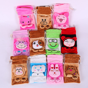 女生可爱小号斜挎束口包 卡通动漫毛绒斜挎手机包 儿童毛绒零钱袋