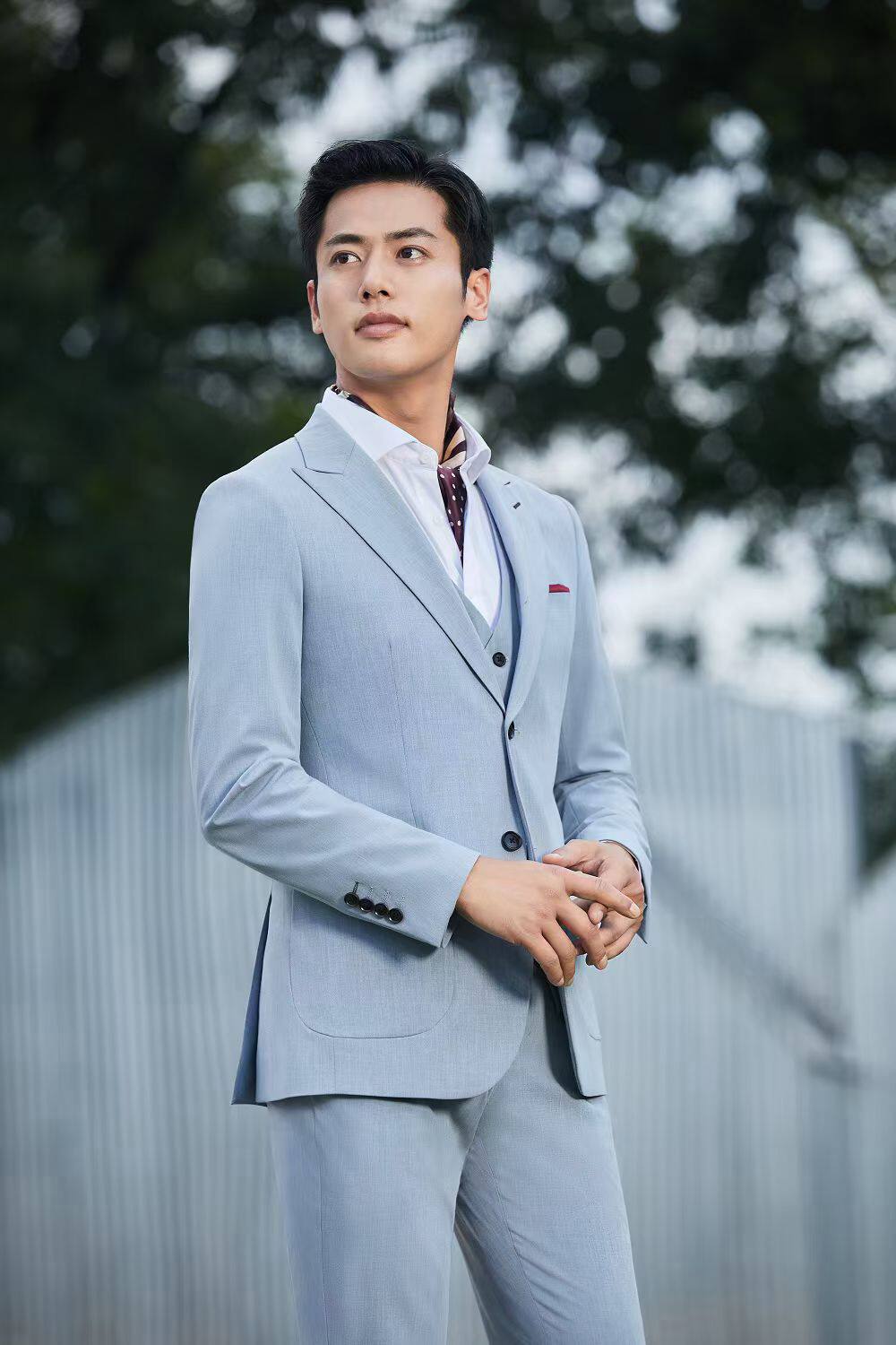 量身定制男士浅蓝色修身韩版年轻婚礼新郎主持舞台艺考西装五件套