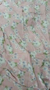 杭州丝绸真丝绢纺粉色底紫色碎花印花制衣服服装面料旗袍布料