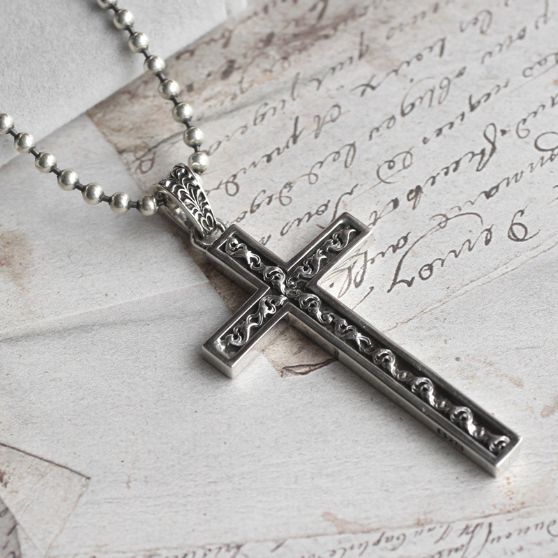 镂空做旧个性朋克复古十字架吊坠