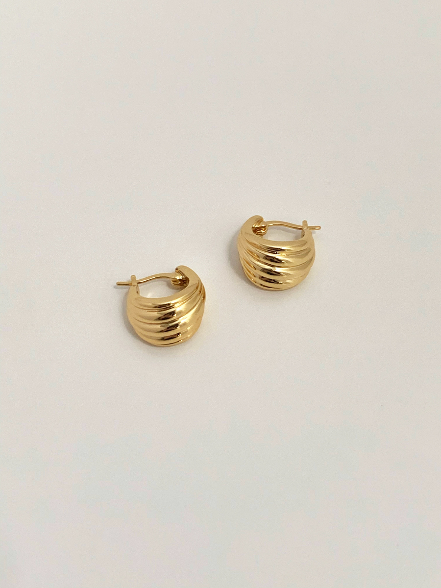 法式贝壳耳圈精致花纹简约百搭镀