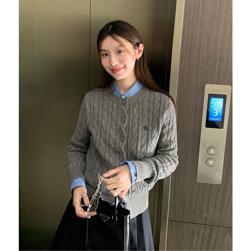 EAL羽迹圆领刺绣麻花针织开衫女2024新款慵懒修身软糯毛衣外套