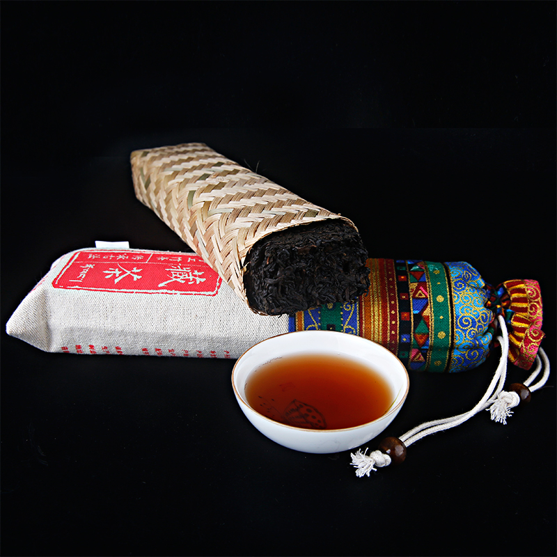 藏茶雅安藏茶手筑竹条四川黑茶