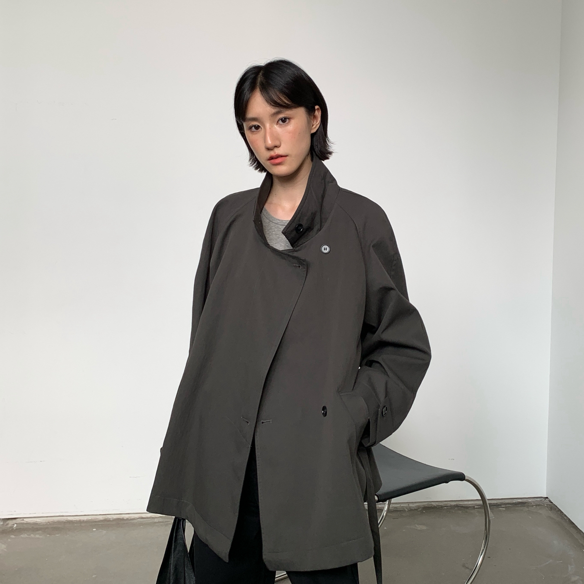 HAVING早秋上新简约系带设计宽松版型风衣配腰绳2368