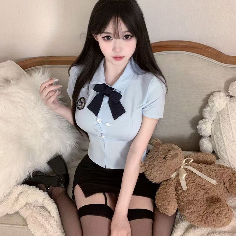 短裙反差御姐热辣低腰束身丰胯成