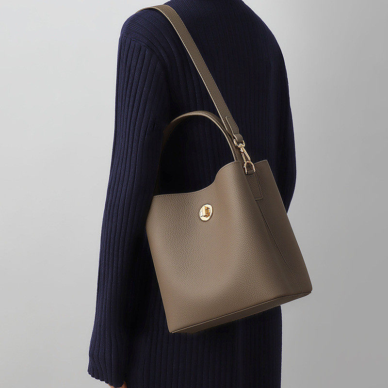 七夕情人节礼物轻奢腋下包