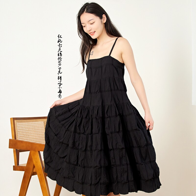 大码女装2022年胖mm露背简约褶皱中长吊带连衣裙夏季泡泡高级a型