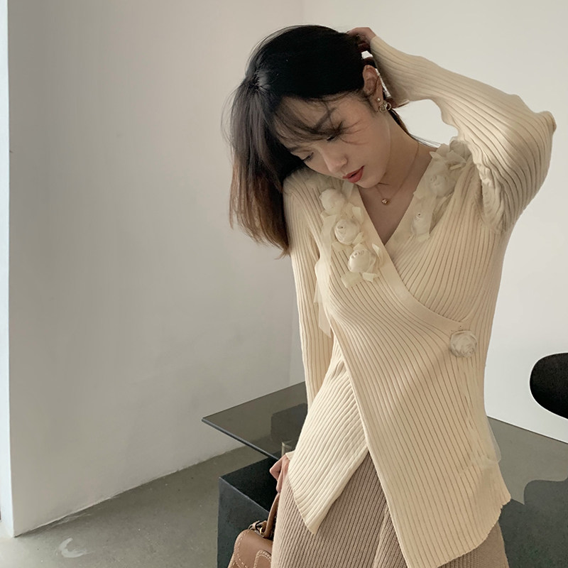 VDO四姑娘 玫瑰花的温柔 拼接玫瑰花羊毛针织衫V领慵懒风套头毛衣