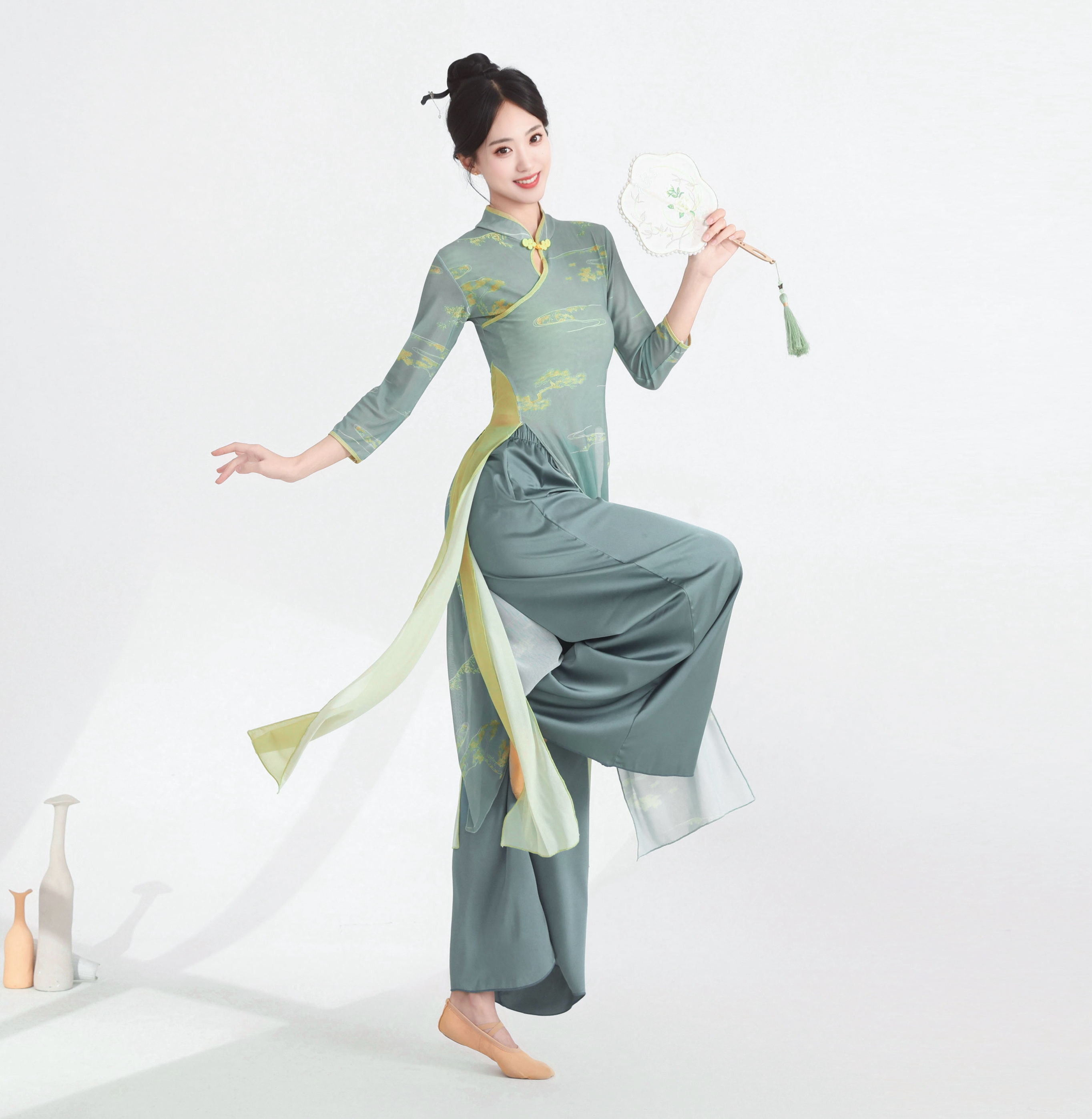 新款古典舞演出服旗袍纱衣套装国风舞蹈表演服旗袍走秀演出服元旦