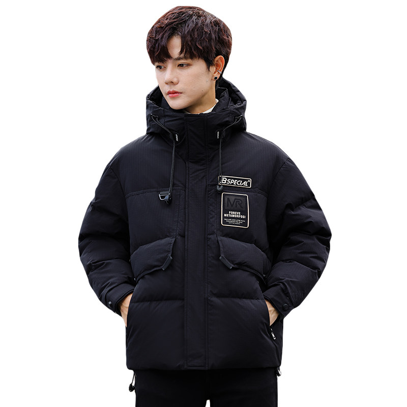 2025冬主推男微宽松中长版贴标连帽羽绒服A230-9076-P238(控338）,男装羽绒服,电商A230