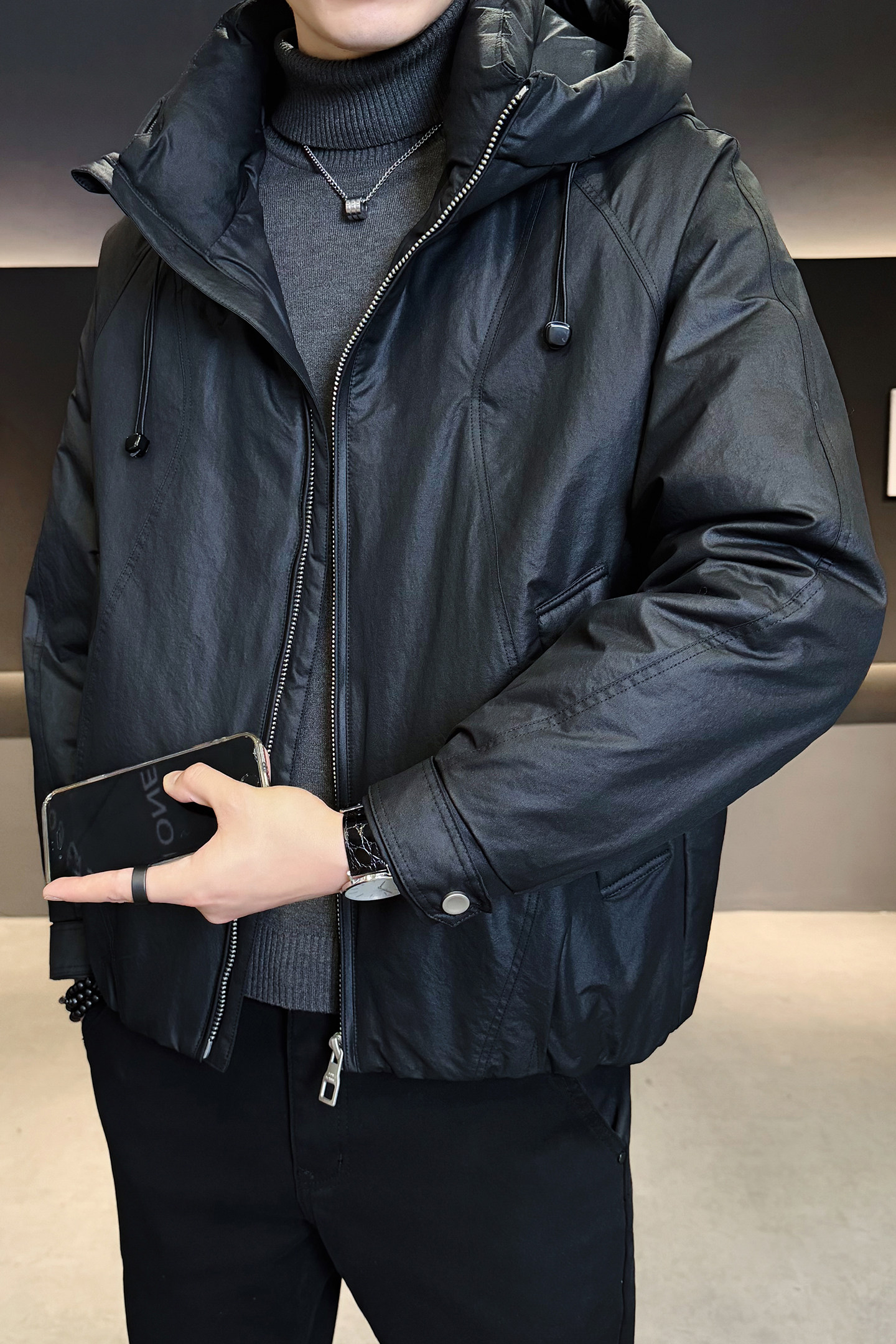 2025年冬男微宽松连帽类皮布标50羽绒服A230-0521-P218(控328),男装羽绒服,电商A230