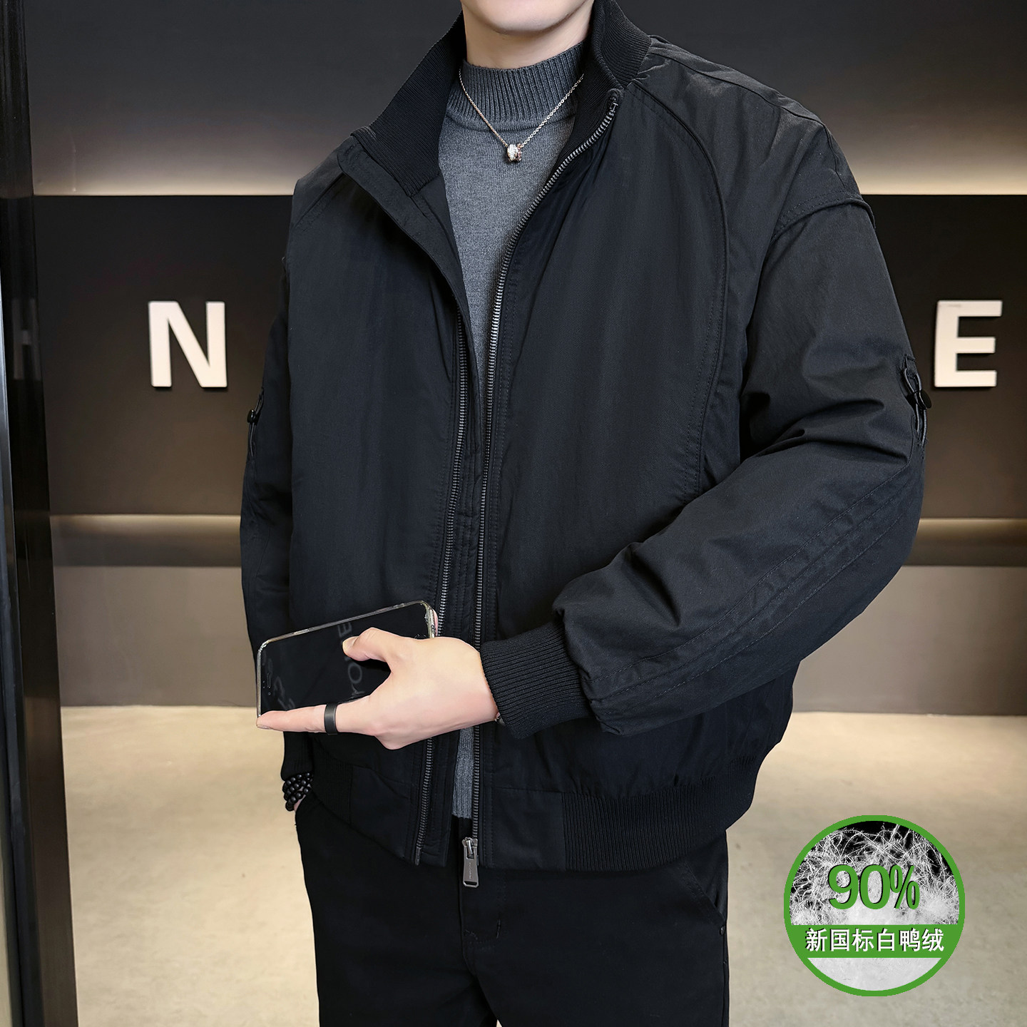 2026年冬男微宽松针织领标90夹克羽绒服A230-95707-P220(控320)，男装夹克，电商A230