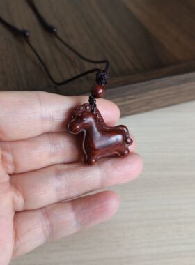 天然印度小叶紫檀木雕刻生肖马吊坠挂件男女款木质项链毛衣链挂坠