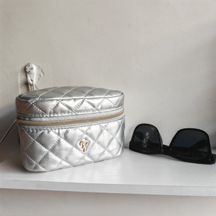 日单JY银色化妆包桌面收纳盒 防水大容量定型整理包 车缝线轻奢风