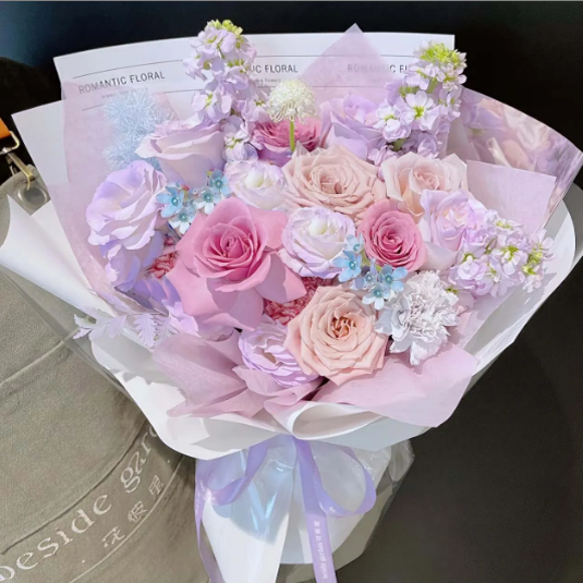 【幸福花开】母亲节鲜花19朵（曼塔紫玫瑰紫罗兰桔梗）混搭花束