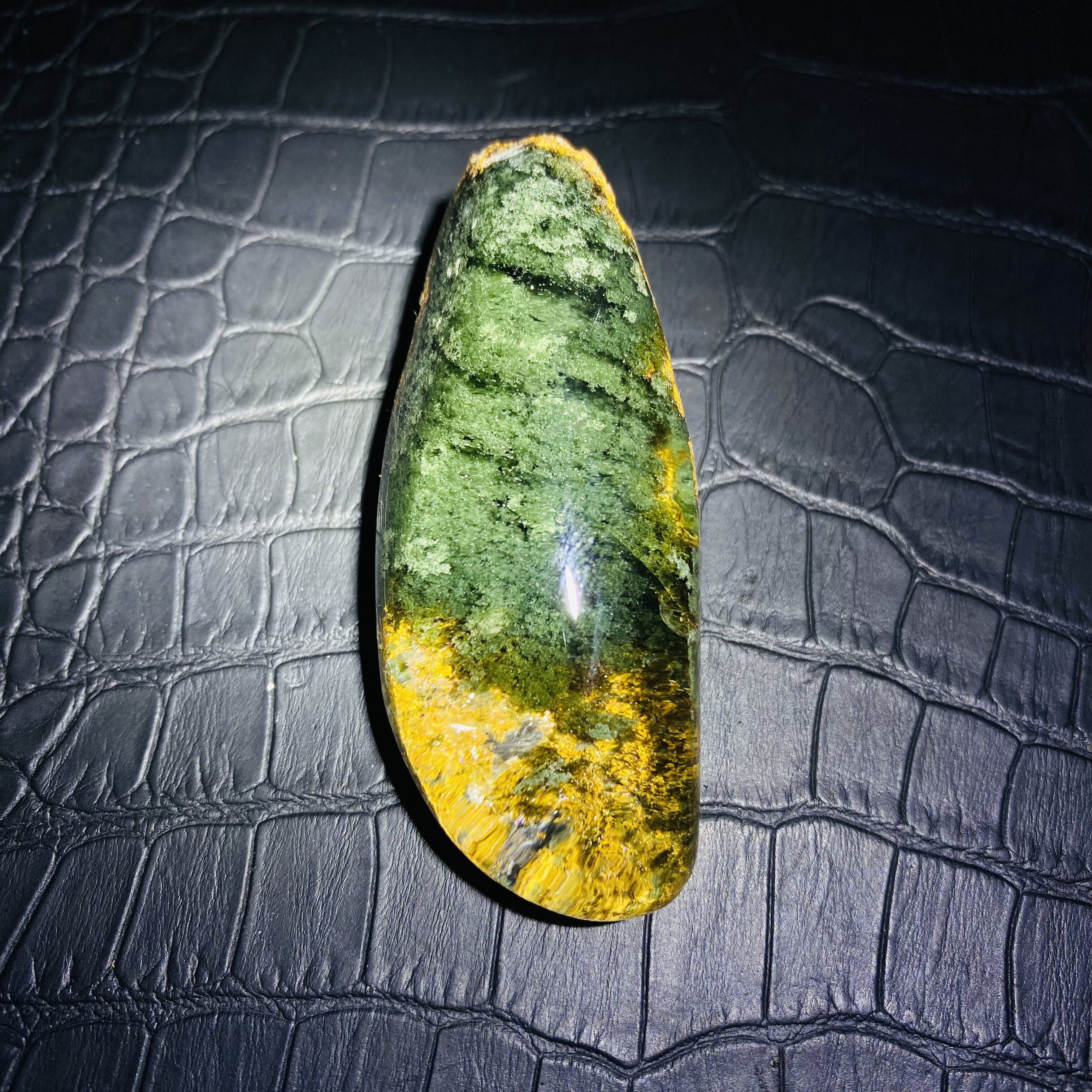 Q6天然巴西绿幽灵黄幽灵景石手把挂件装饰搭配原石打磨节日礼物