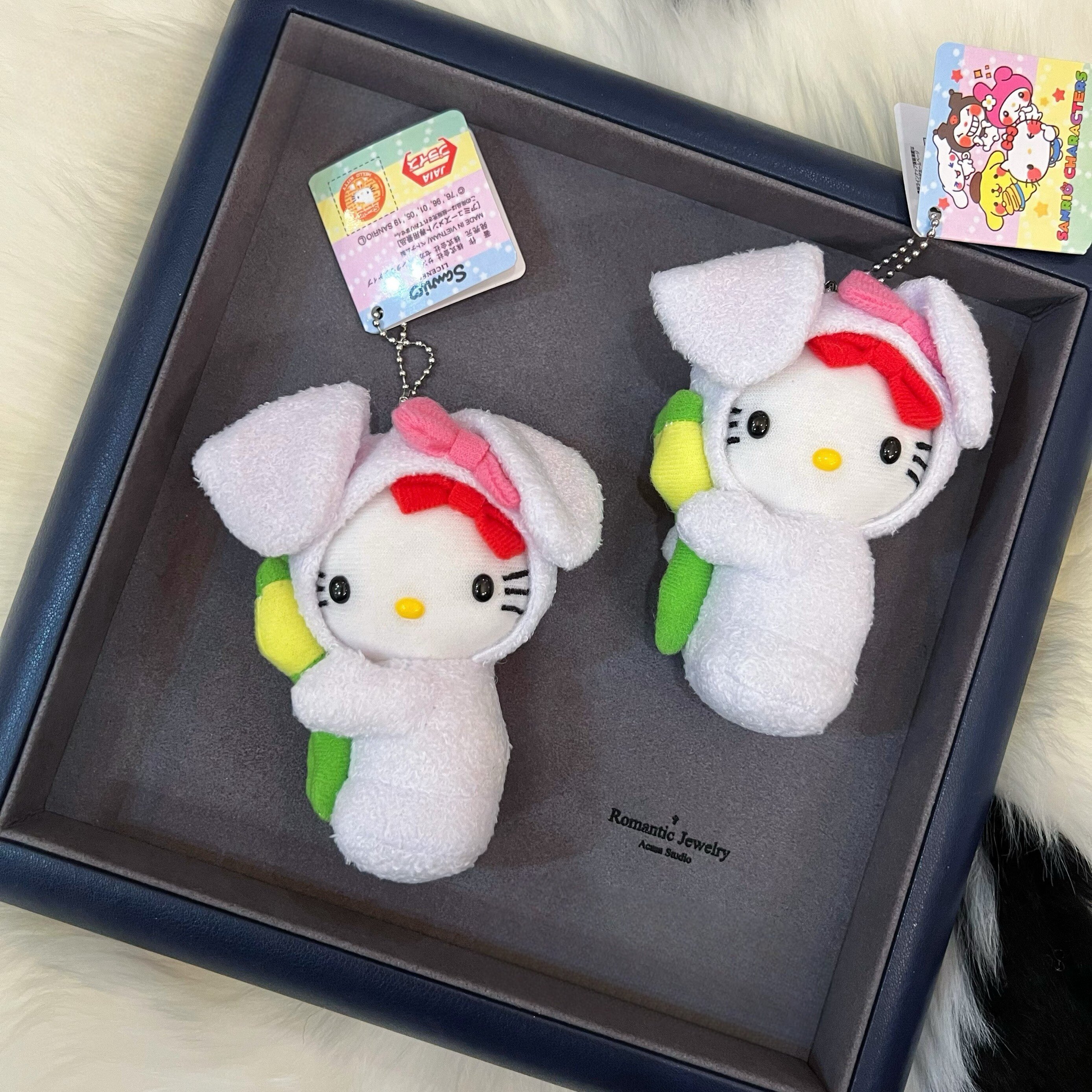 日本代购HelloKitty公仔中古款山阴兔抱麦穗垂耳兔包包挂件钥匙扣