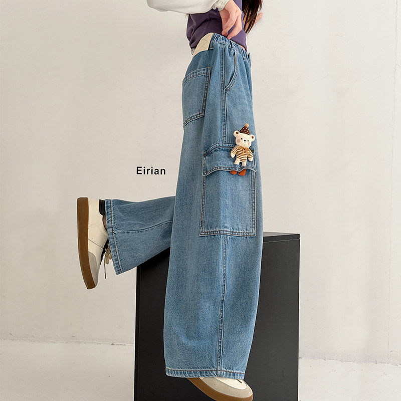 2026外穿女童时尚新款春秋小熊儿童卡通大童酷工装裤飒炸街牛仔裤